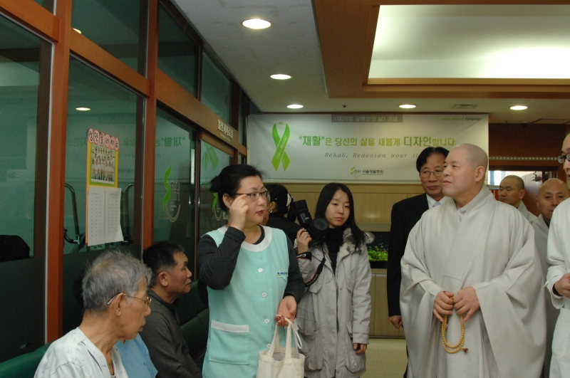 2010.12.24_은평천사원, 명동 구세군 (20)